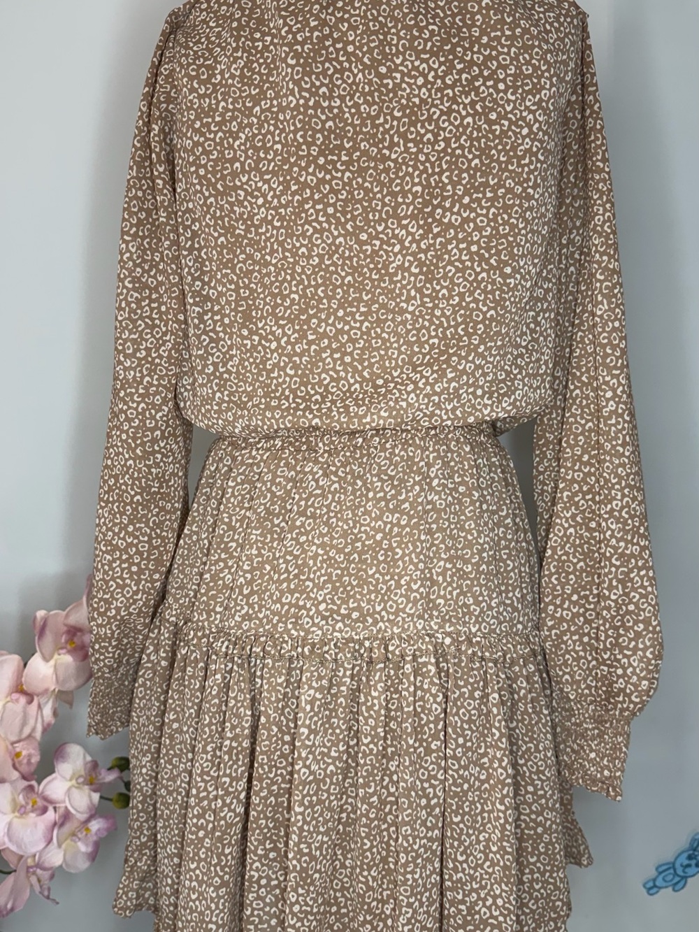 Jessica Simpson Taupe Printed Long Sleeve Ruffle Tie Dress - Picture 5 of 7